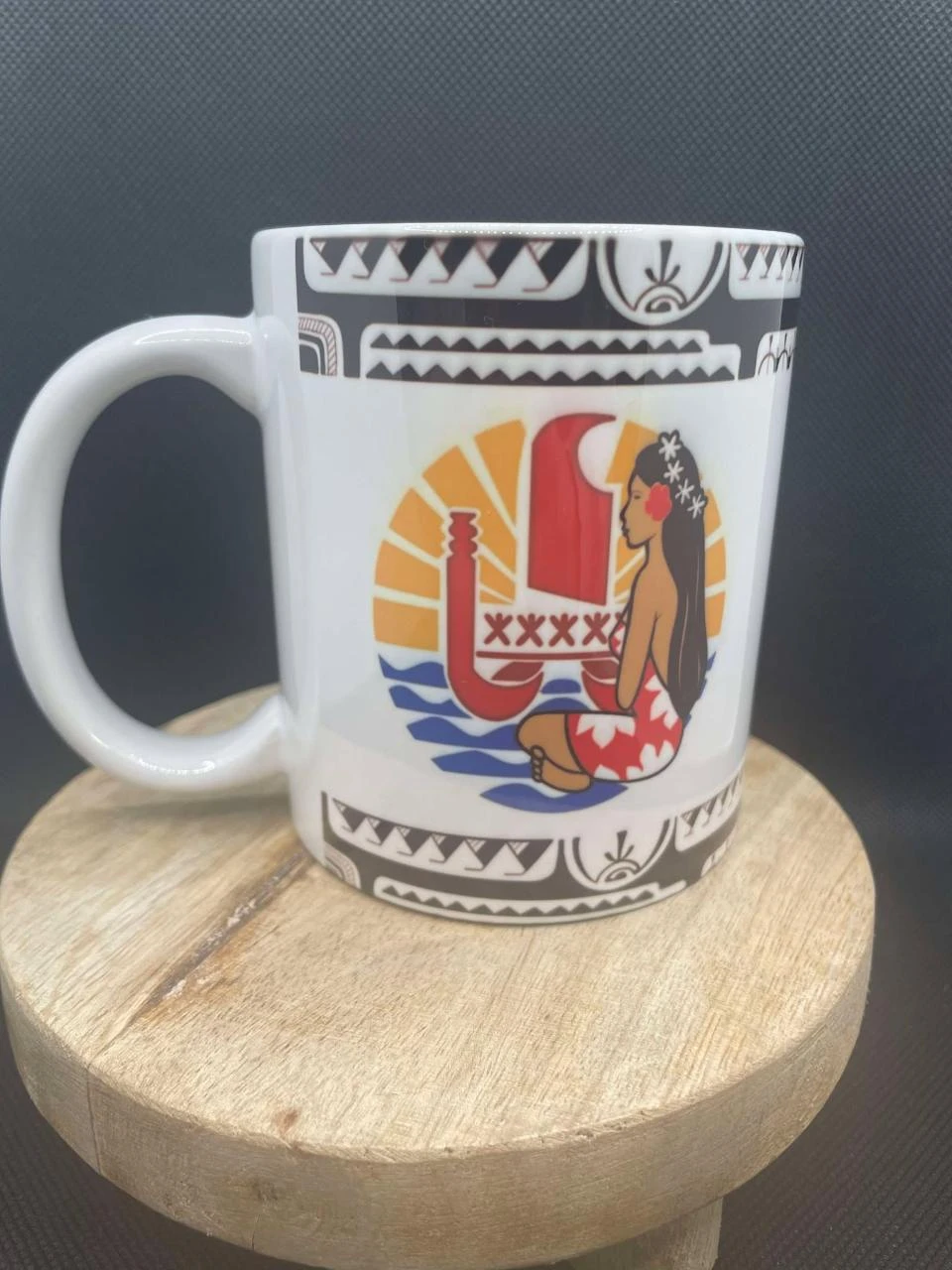 ☕ Mug en Céramique – Hinano Tahiti & Tatouage Polynésien 🌺🌴